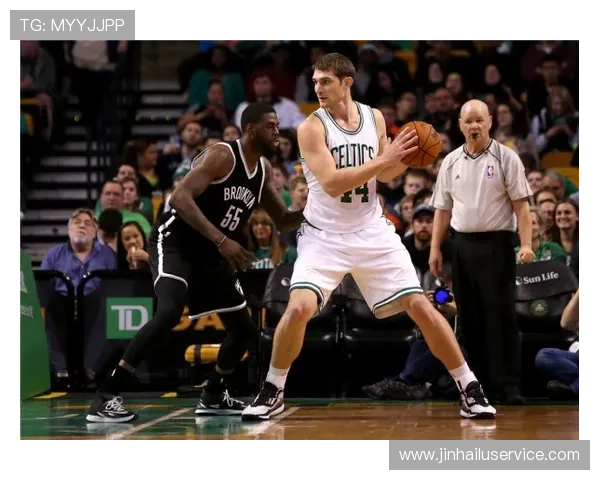 萨卡表示全队需适应约克雷斯风格称埃泽无缝融入展现团队核心力量